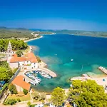 In 33624 Veli Lošinj