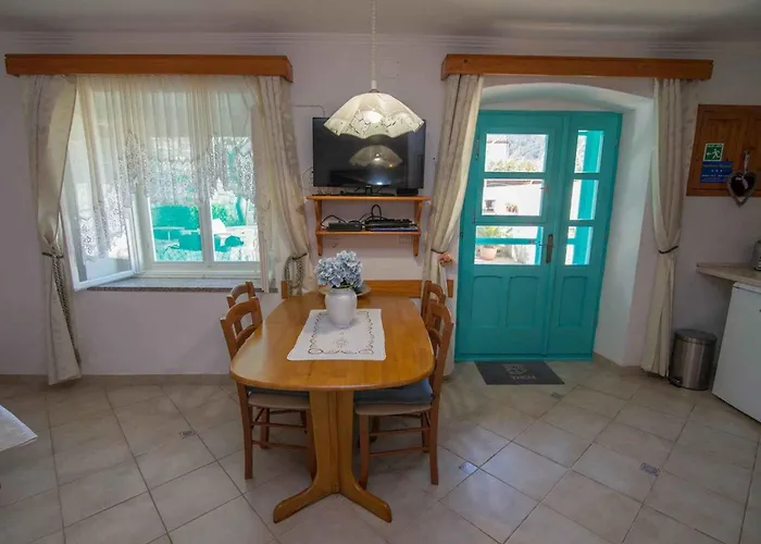 In 33624 Apartman Veli Losinj